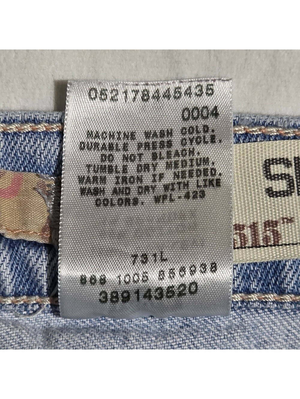 Levi's 515 Light Wash Denim Shorts Size 16 2005 date - Picture 5 of 7